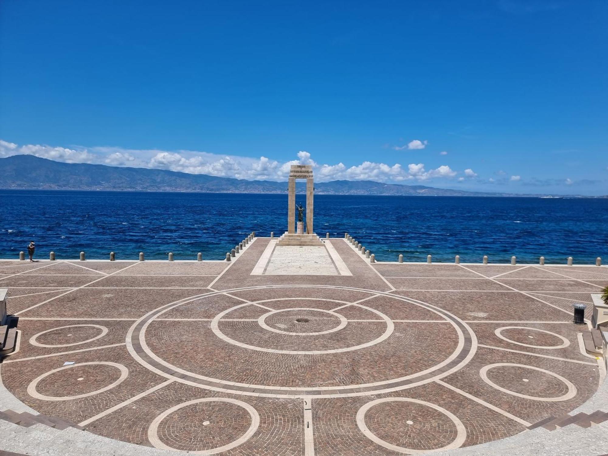 דירות Loft Magna Grecia Reggio Calabria Centro Storico A 3 Minuti A Piedi Dal Mare מראה חיצוני תמונה